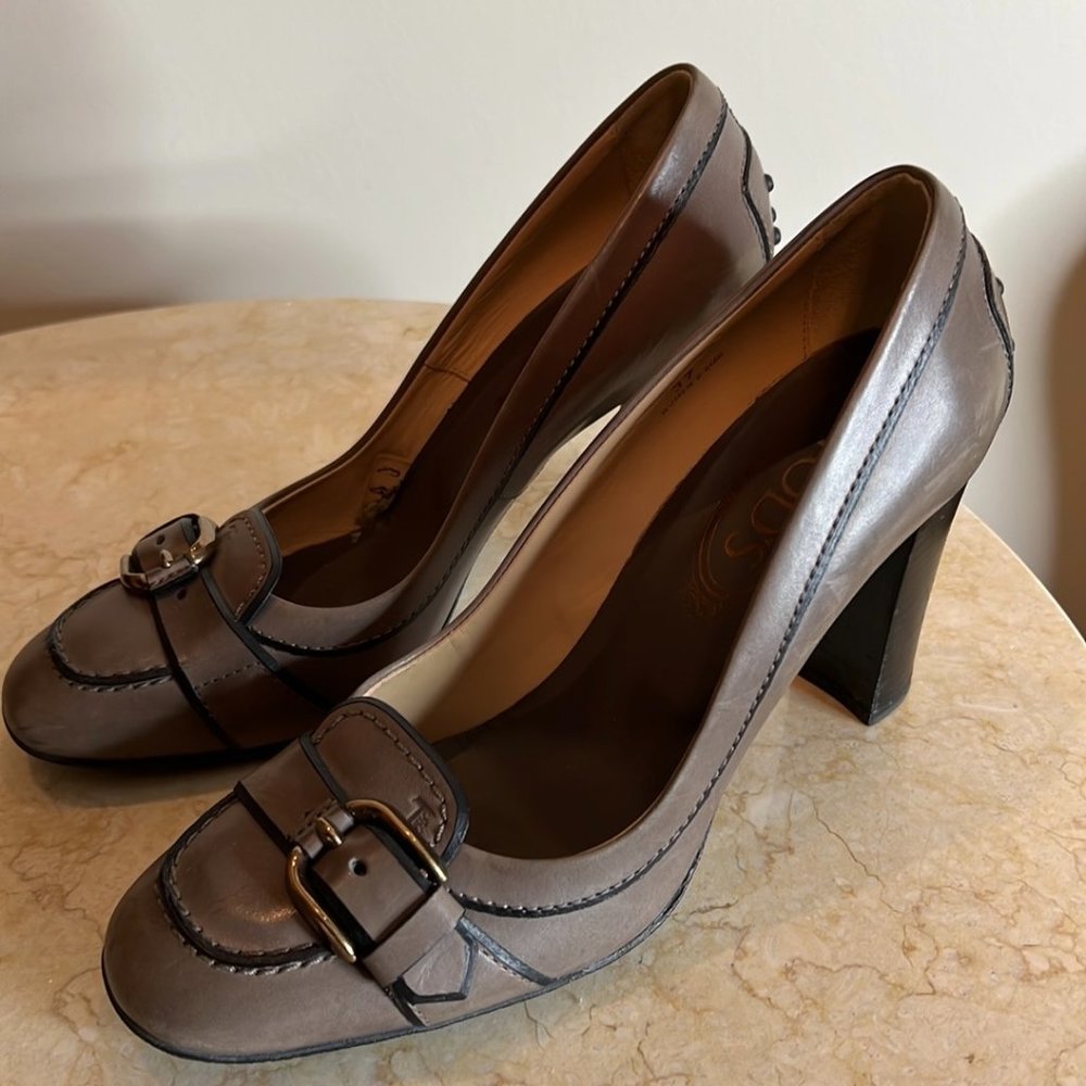 Tod’s Gray Leather Buckled Loafer Pumps Authentic